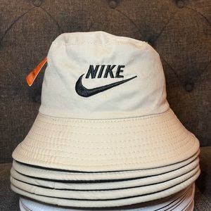 Nike reversible bucket hat